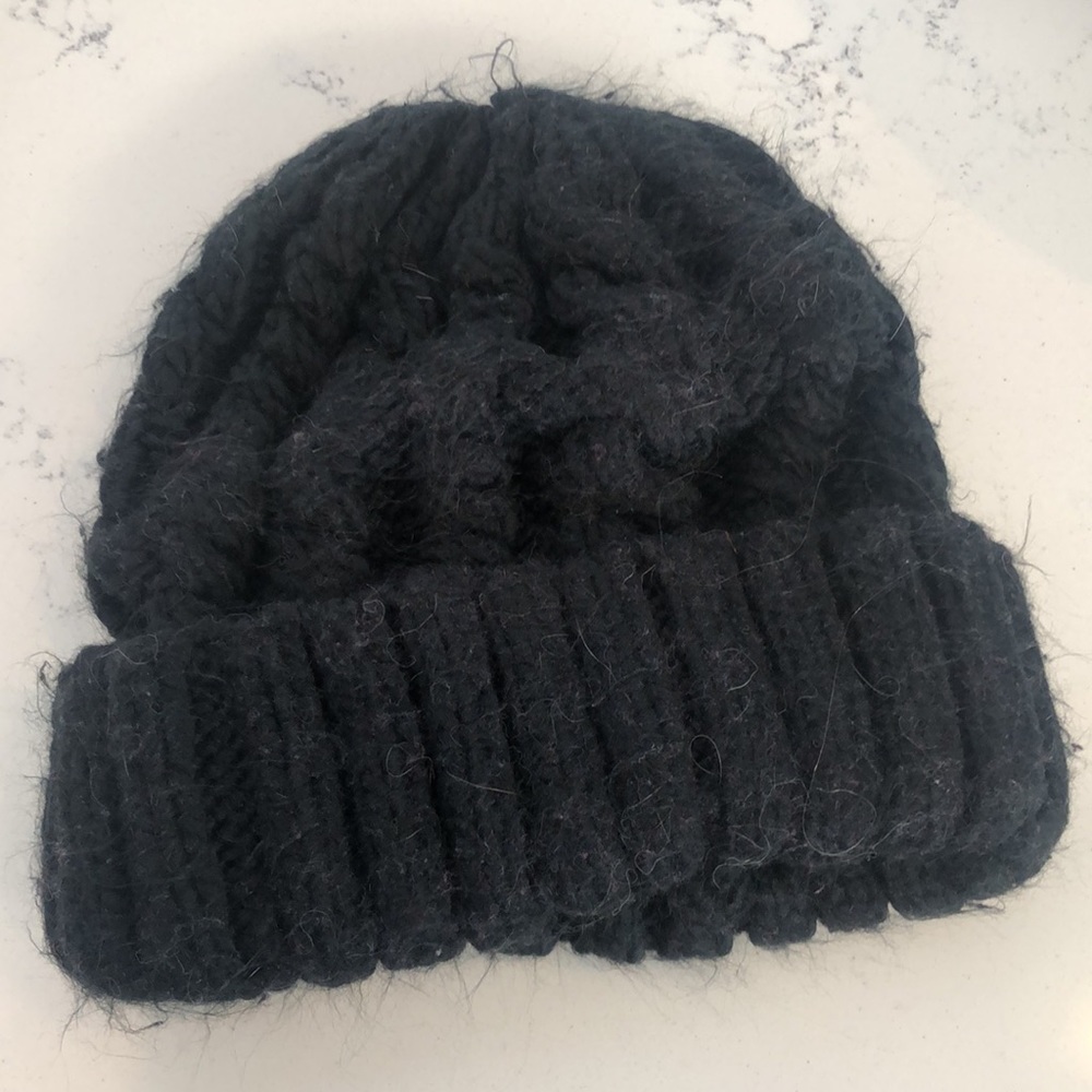 Knitted Roxy hat - Picture 3 of 3